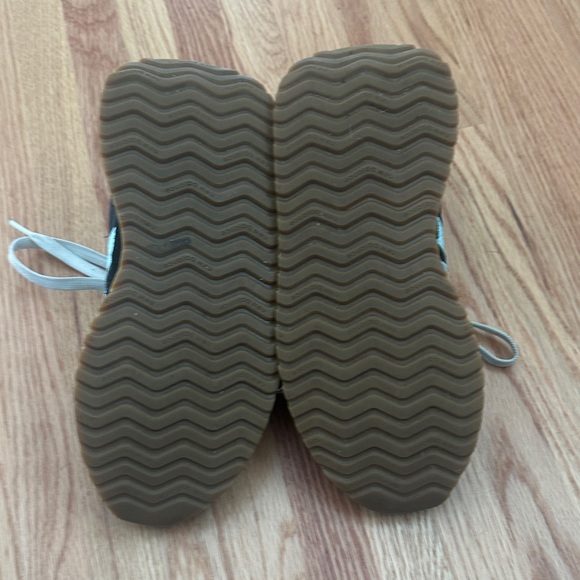 New Balance Black and Light Blue Women's Sneakers - Picture 7 of 7